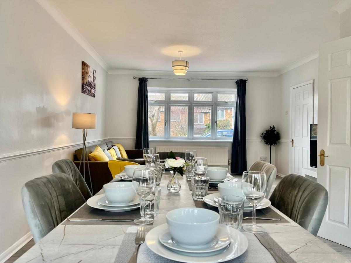 Holiday home Stylish 3 Bed With Free Parking Chigwell