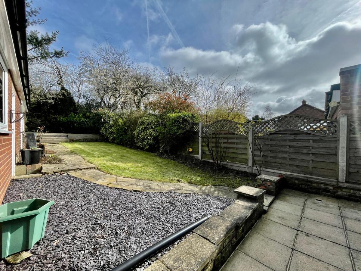 Holiday home Stylish 3 Bed With Free Parking